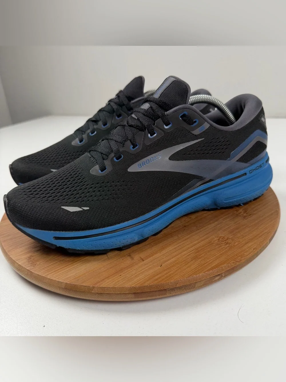 Brooks Ghost 15 Men's Running Shoes - Black with Blue Accents